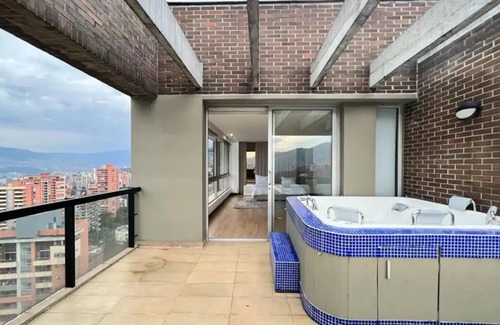 Alejandria Villa | Apartamento El Esplendor, En La Zona Mas Lujosa De Medellin
