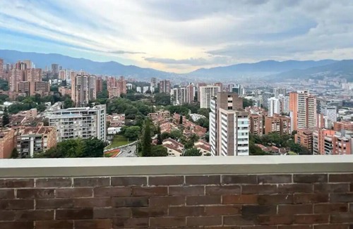 Alejandria Villa | Apartamento El Esplendor, En La Zona Mas Lujosa De Medellin