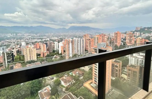 Alejandria Villa | Apartamento El Esplendor, En La Zona Mas Lujosa De Medellin