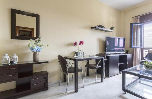 Bormujos Apartamento | Apartamento EL MIRADOR, recepción 24 h, piscina, wifi y parking interior