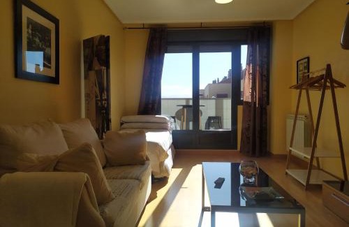 Logrono Apartamento | Apartamento el Parque AIRE CONDICIONADO PISCINA terraza con vistas montaña entorno tranquilo ideal mascotas
