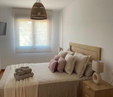Boiro Apartamento | Apartamento en Boiro- Colores del Barbanza Rosa