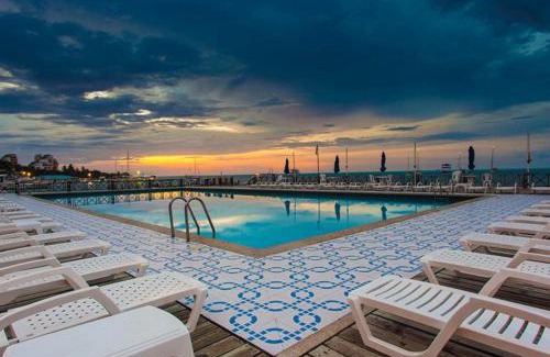 Punta Hansa Apartamento | Apartamento en Torres del Sun Rise San Andrés con Piscina y Playa Privada