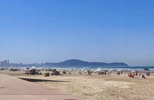 Tupi Apartamento | Apartamento Encantador a 140mts da Praia
