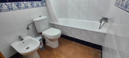 Atlanterra Apartamento | Apartamento en primera linea de playa