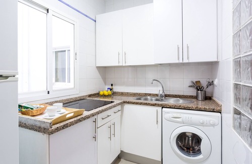 Encarnacion-Regina Apartamento | Piso ideal para familias con WIFI y climatizacion.