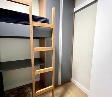 Vila Becker Apartamento | Apartamento Inteiro - 2 Quartos com AC - Wifi 1000mb - Cozinha Completa - 1 Vaga de Garagem - Elevador - Sacada Gourmet - Indicado para Grupos, Hospedes a Trabalho, Família e Pets