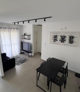 Cotia Apartamento | Apartamento inteiro com vaga, varanda e piscina