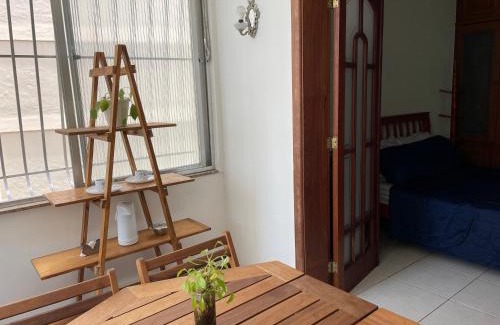 Niteroi Apartamento | Apartamento Inteiro na Praia de Icaraí com Vista
