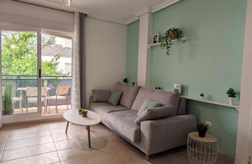 Los Alcazares Apartamento | Apartamento Las Palmeras - Con Terraza, barbacoa, aire acondicionado y a 250m de la playa!