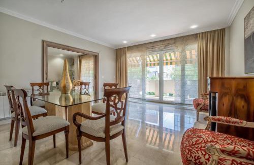 Distrito Norte Sierra Apartamento | Apartamento Los Tilos & Parking & Piscina