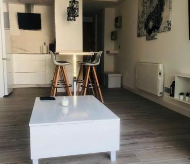 Malpica de Bergantinos Apartamento | Apartamento moderno malpica