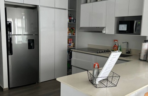 Zona 16 Apartamento | Apartamento moderno remodelado limpio área Cayalá/Embajada USA/Explanada/UValle