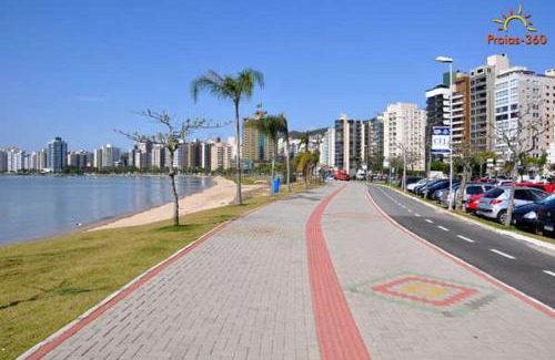 Agronomica Apartamento | Apartamento na Beira Mar com Garagem
