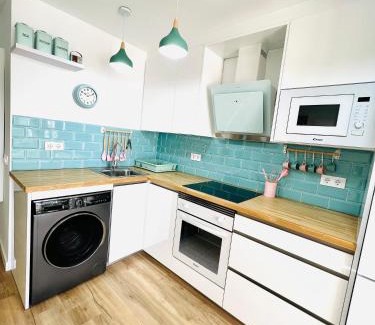 Peniscola Apartamento | APARTAMENTO NUEVO CÉNTRICO en PRIMERA Línea de playa con vistas al Mar, Piscina, aire acondicionado y wifi