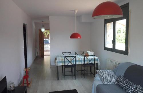 La Puebla de Castro Apartamento | Apartamento Paola. Prepirineo. Senderismo, relax.