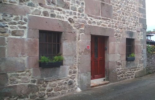 Carrejo Apartamento | Apartamento para tres en casona de un pueblo típico con encanto.