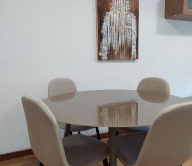 Logrono Apartamento | Apartamento Poniente con dos baños muy céntrico 6 personas