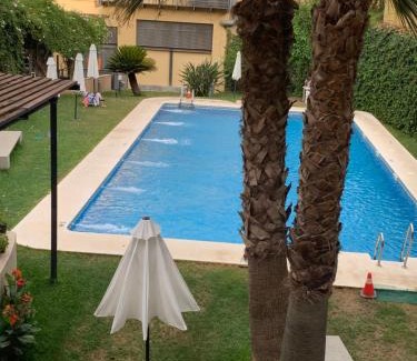 Cruz Roja-Capuchinos Apartamento | Apartamento próximo al centro de 2 dormitorios con piscina
