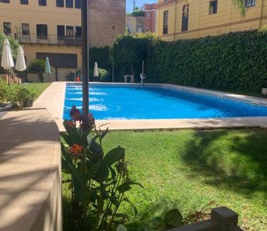 Cruz Roja-Capuchinos Apartamento | Apartamento próximo al centro de 2 dormitorios con piscina