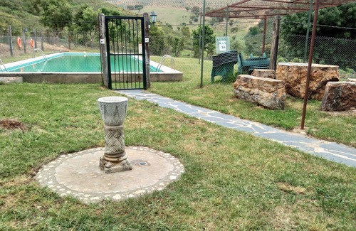 Canamero Chalet De Esquí | CR Romero Ctra EX 102 Km 61,800 10136 Cañamero (Caceres)
