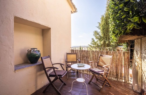 Adahuesca Apartamento | Apartamento Rustico con Terraza