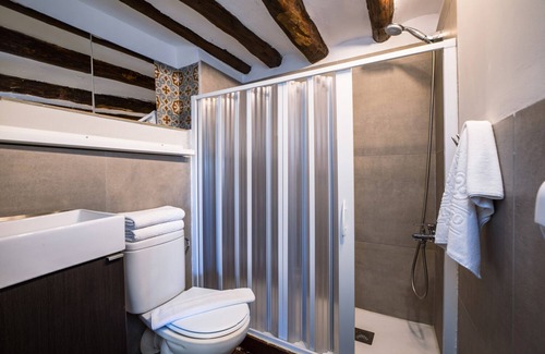 Adahuesca Apartamento | Apartamento Rustico con Terraza