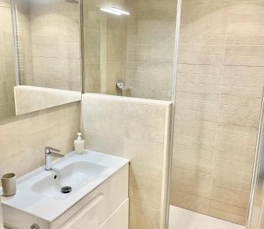 Gijon-Este Apartamento | Apartamento San Lorenzo Playa. Vistas al mar.