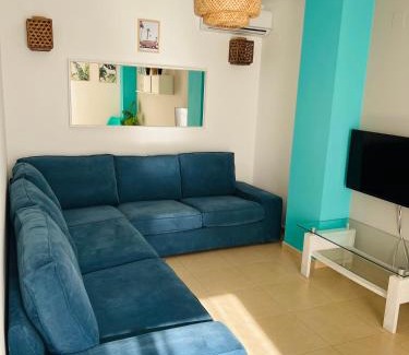 Peniscola Apartamento | APARTAMENTO SITUADO EN EL CENTRO CON 3 HABITACIONES, DISPONE DE AIRE ACONDICIONADO Y WIFI A 150m DE LA PLAYA Y EL CASTILLO