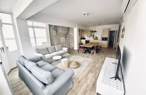 Fuengirola City Centre Apartamento | Super y elegante Fuengirola, Plaza de Chinorros!