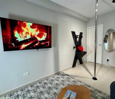 Bela Vista Apartamento | Apartamento Tons de Cinza , Banheira, Pole Dance, Estac , TV 58 pol