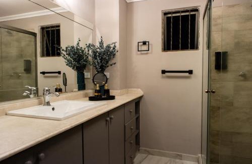 Cali Apartamento | Apartamento Tropical Gótico