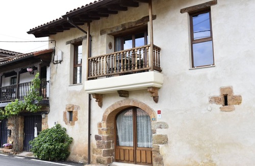 Lierganes Apartamento | APARTAMENTOS RURALES "Pozas de Luna". Cabárceno - Liérganes.