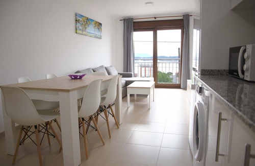 Boiro Apartamento | APARTAMENTOS TERRAMAR Con vistas al mar y cerca de la playa en la ría de Arousa.