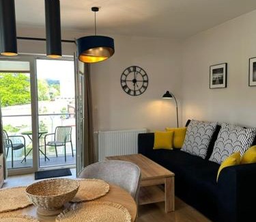 Kudowa Zdroj Apartamento | APARTAMENTY "LA VILLA" DELUXE z dwoma sypialniami, balkonem, parkingiem, blisko centrum