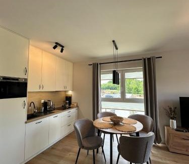 Kudowa Zdroj Apartamento | APARTAMENTY "LA VILLA" DELUXE z dwoma sypialniami, balkonem, parkingiem, blisko centrum