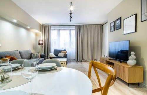 Radom Apartamento | ApartamentySnu, Słoneczny Standard z parkingiem, Centrum