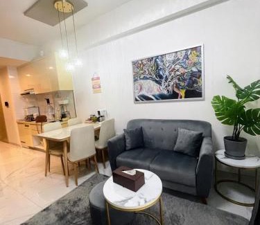 Bumi Serpong Damai Apartamento | Apartemen Sky House BSD - Family 2 BR