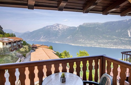 Campi Condominio | Apartamento vacacional con vista lateral al lago