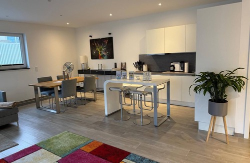 Altstadt-Nord Apartamento | Apartes City Apartment with balcony. Direct city center location at the DOM & old town!