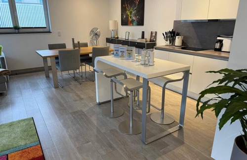 Altstadt-Nord Apartamento | Apartes City Apartment with balcony. Direct city center location at the DOM & old town!