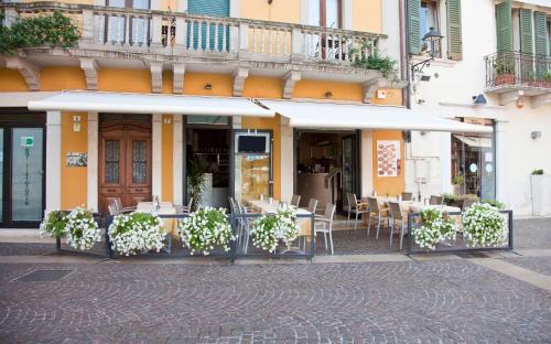 Peschiera del Garda City Centre Apartamento | Aparthotel All'Orologio