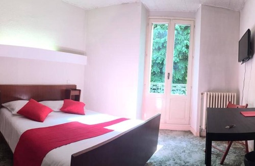 Bagneres-de-Luchon Hotel | Aparthotel le petit train