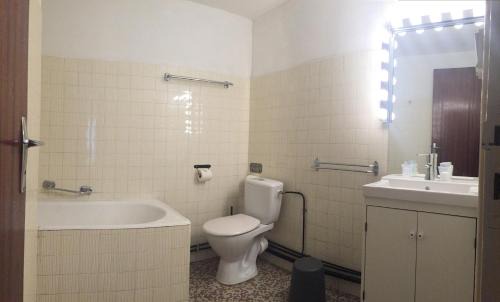 Bagneres-de-Luchon Hotel | Aparthotel Le Petit Train