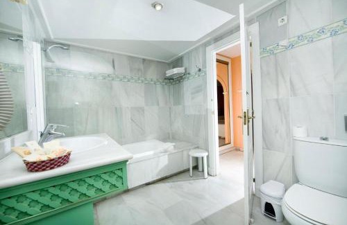 Marbella City Centre Apartamento | Aparthotel Monarque Sultán