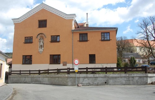 Lomnice Casa | Apartmá v pivovaru Genius noci