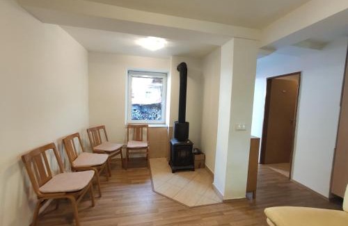 Hulin Apartamento | Apartmán Hulín, Chrášťany - bílý