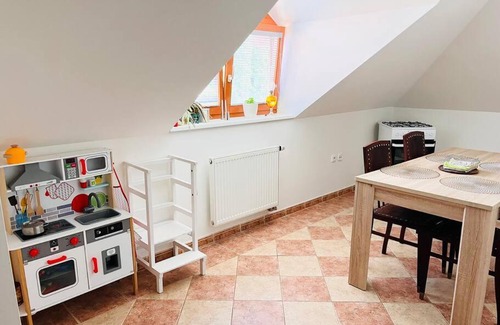 Orech Apartamento | Apartmán se zahradou 20 minut do centra Prahy