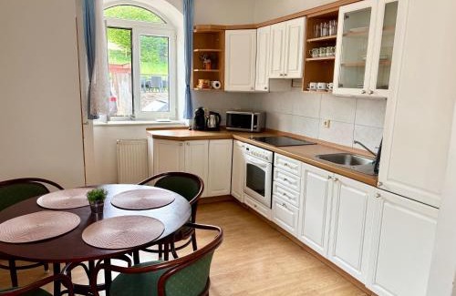 Pernstejnske Jestrabi Apartamento | Apartmány Maňová