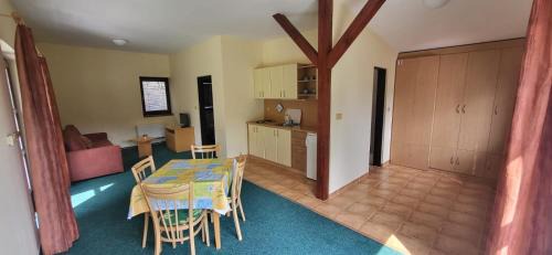 Buchlovice Apartamento | APARTMÁNY SMRAĎAVKA č.ev.52